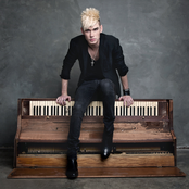 Colton Dixon - List pictures
