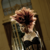 Eva Simmons - List pictures