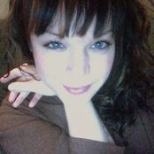 Allison Crowe - List pictures