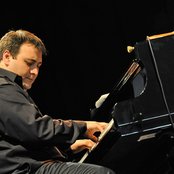 Eric Legnini Trio - List pictures