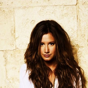 Ashley Tisdale - List pictures