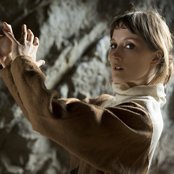 Cate Le Bon - List pictures