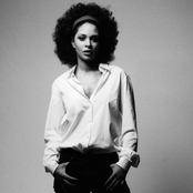Joy Denalane - List pictures