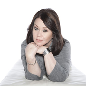 Jann Arden - List pictures