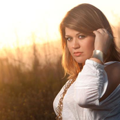 Kelly Clarkson - List pictures