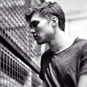 A-l-x - List pictures