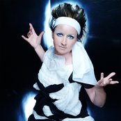 Ann Lee - List pictures