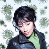 Holly Cole - List pictures