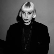 Molly Nilsson - List pictures