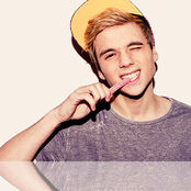 Elyar Fox - List pictures