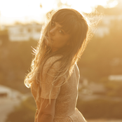 Julia Stone - List pictures