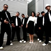 Maliq & D'essentials - List pictures