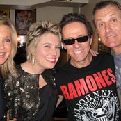 Melinda Schneider - List pictures