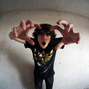 Virtual Riot - List pictures