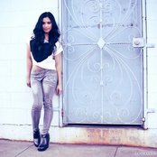 Ellona Santiago - List pictures