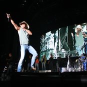 Kenny Chesney - List pictures