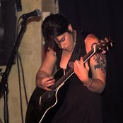 Terra Naomi - List pictures