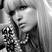 Ella - List pictures