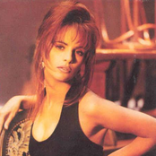 Easton Sheena - List pictures