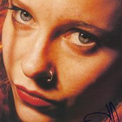 Anneke Van Giersbergen - List pictures