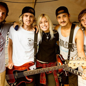 Tonight Alive - List pictures