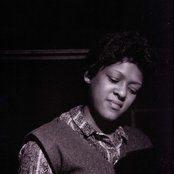 Shirley Scott - List pictures
