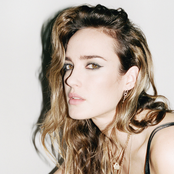 Jess Mills - List pictures