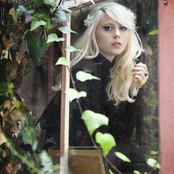 Amanda Jenssen - List pictures