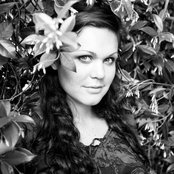 Emily Lynch - List pictures