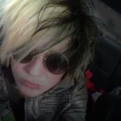 Dot Dot Curve - List pictures