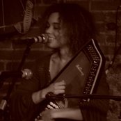 Andreya Triana - List pictures