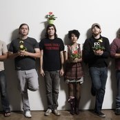 Far-less - List pictures