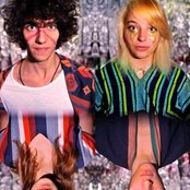 Hyphen Hyphen - List pictures