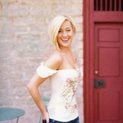 Kellie Pickler - List pictures