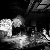 Dj Q - List pictures