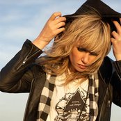 Ladyhawke - List pictures