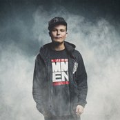 Cheek - List pictures