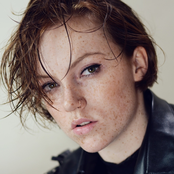 Chloe Howl - List pictures