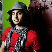 Keaton Simons - List pictures