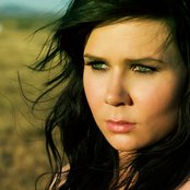 Amy Kuney - List pictures