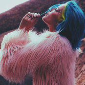 Halsey - List pictures