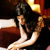 Terra Naomi - List pictures