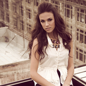 Jana Kramer - List pictures