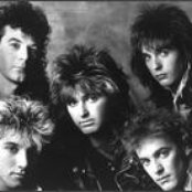 Honeymoon Suite - List pictures