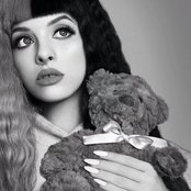 Melanie Martinez - List pictures