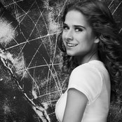 Laura Tesoro - List pictures