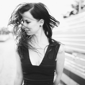 Joy Williams - List pictures