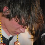 100 Monkeys - List pictures