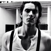 Samuel Larsen - List pictures