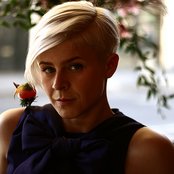 Robyn - List pictures